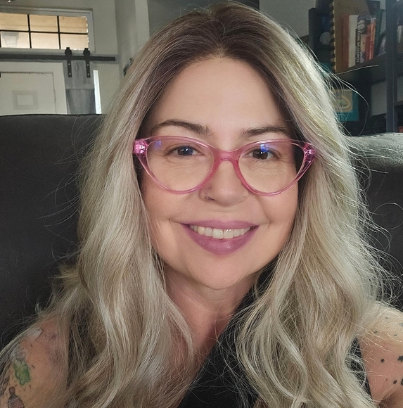 Meet your Posher, Bethany - Picture 1 of 1